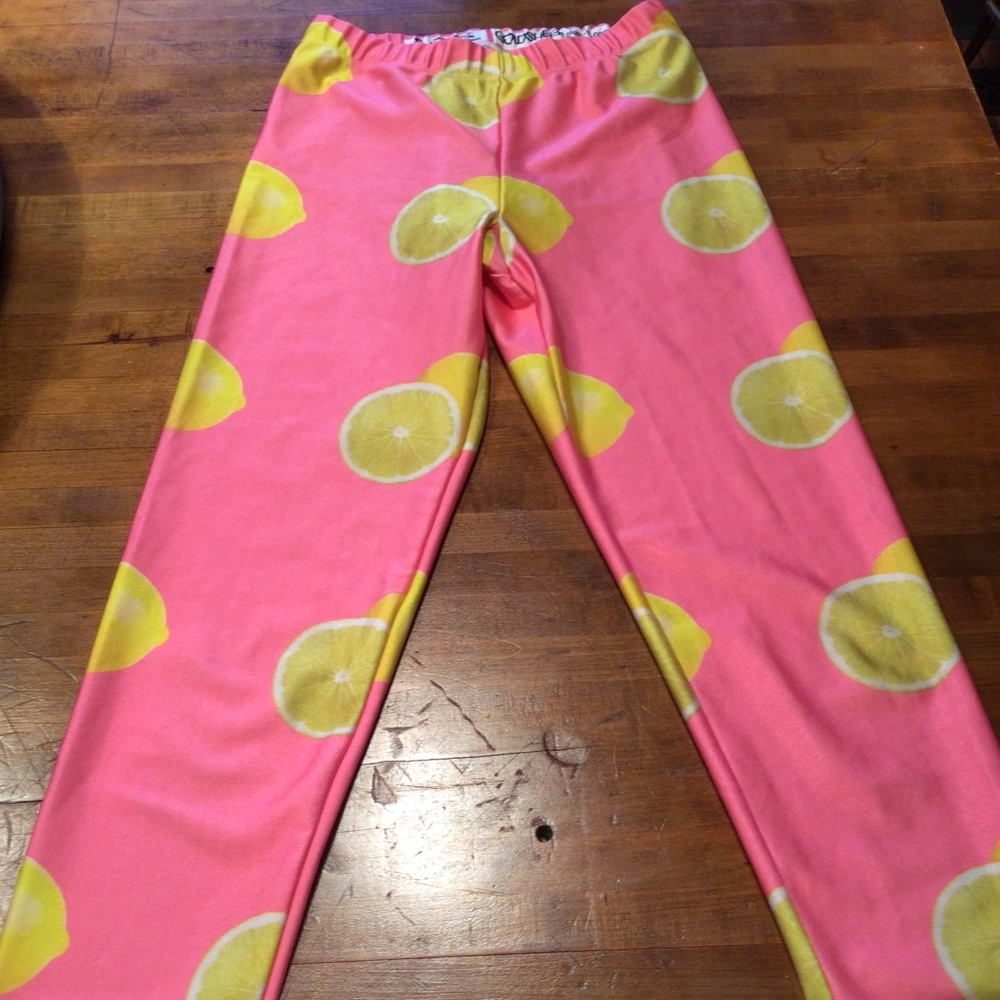 GOLDSHEEP LEMONS/LEMONADE CAPRI LEGGINGS, size SMALL